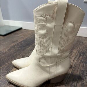 Oasis Cream Heeled Boots with Western Stitching